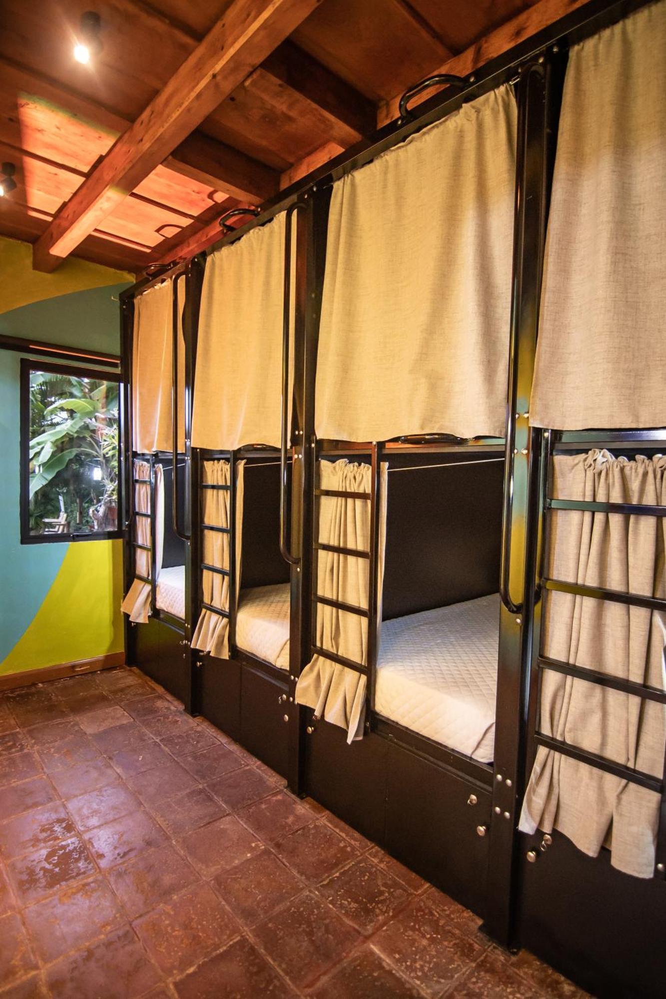 Yes Please! Hostel Antigua Exterior photo