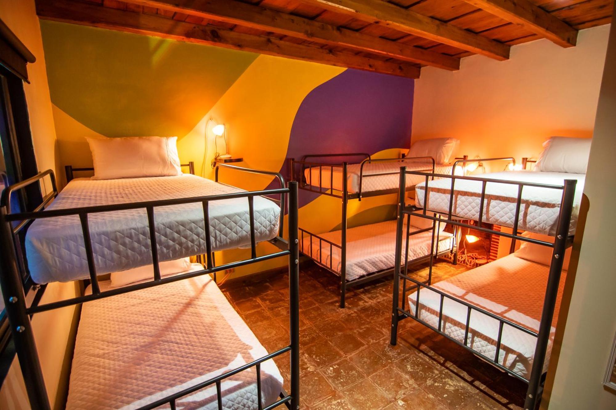 Yes Please! Hostel Antigua Room photo