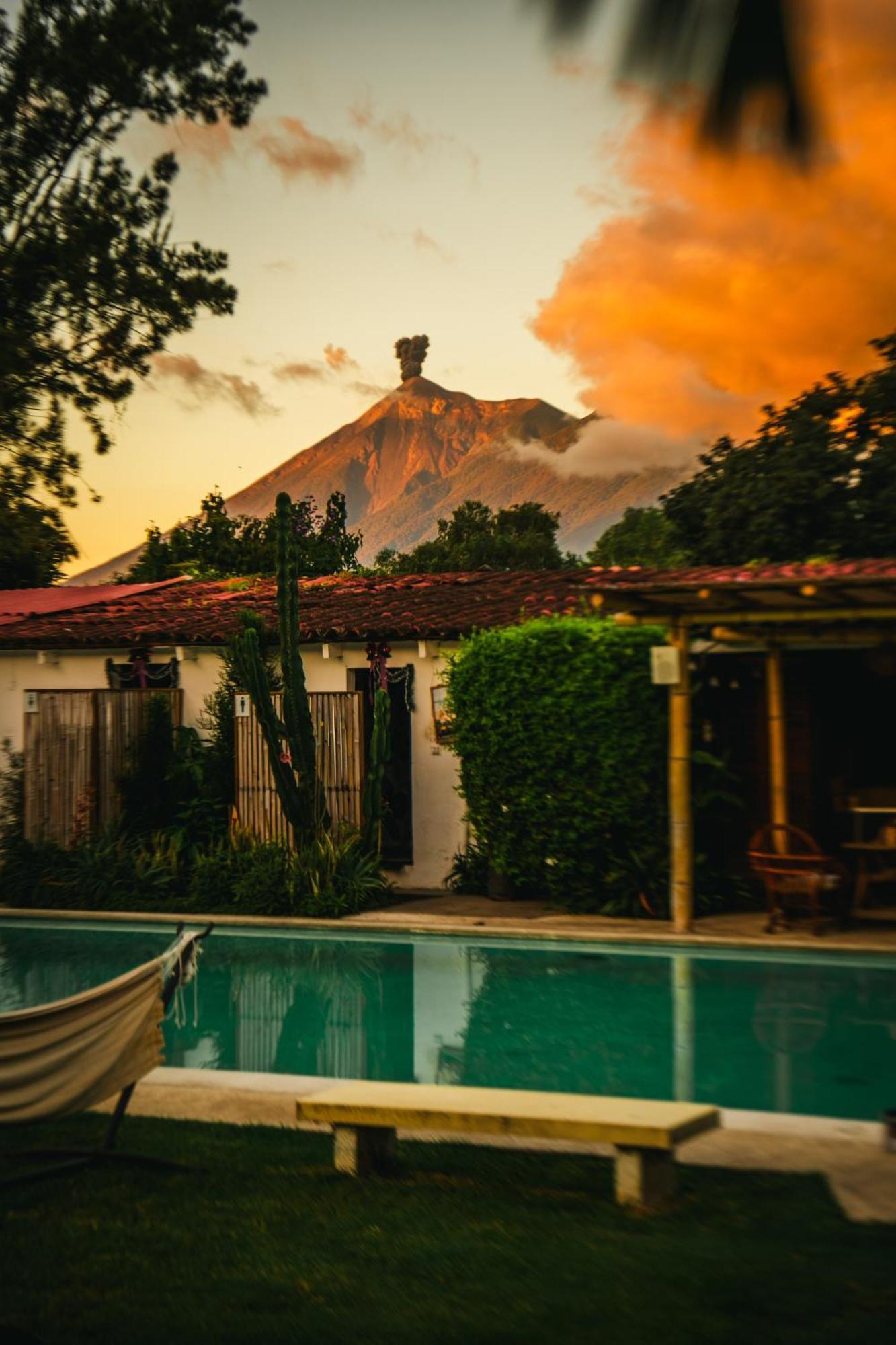 Yes Please! Hostel Antigua Exterior photo